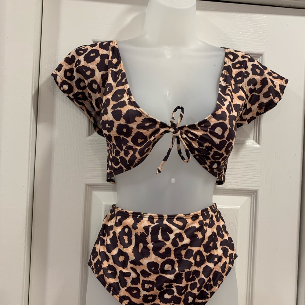 Adorable High Waisted Leopard Bikini size Medium - Picture 2 of 3